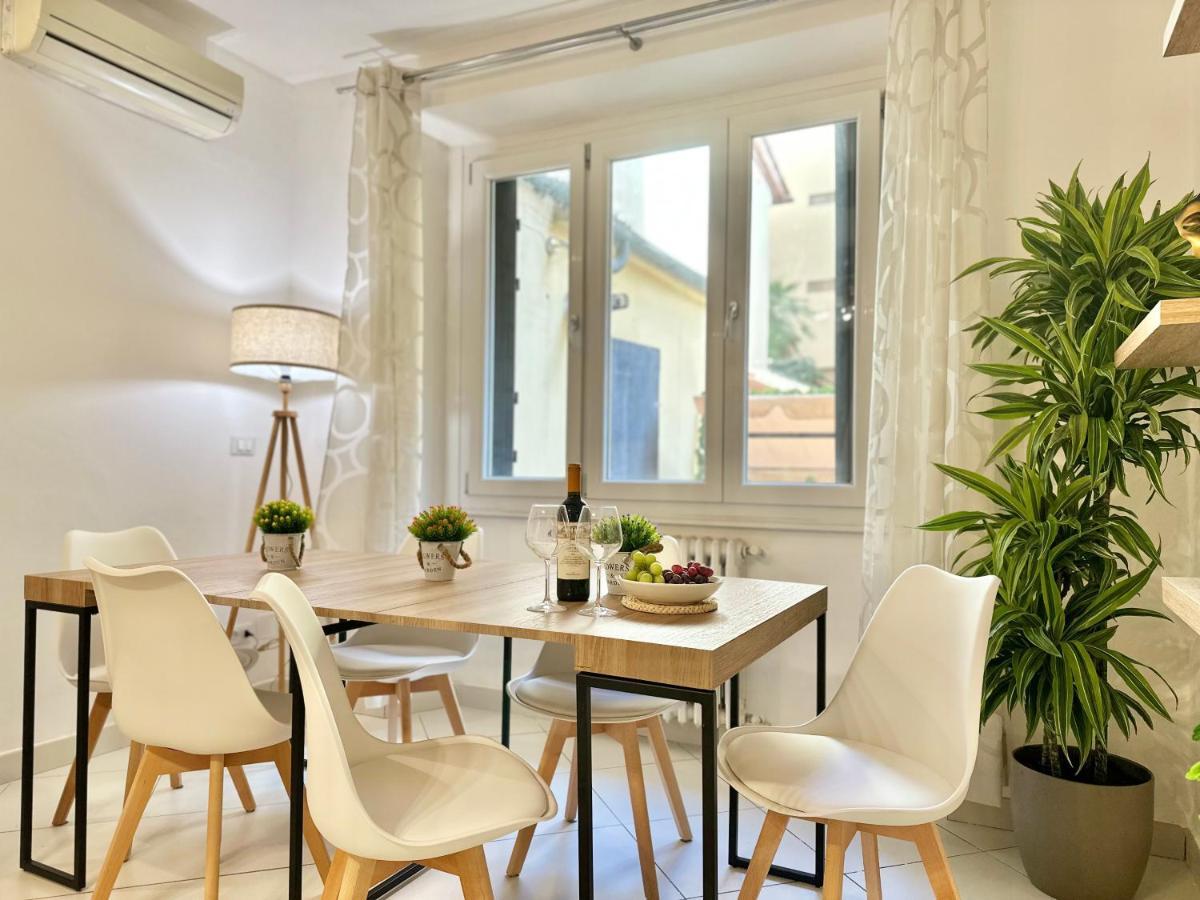 A 2 Passi Dal Duomo Con Parcheggio E 3 Camere 피렌체 외부 사진